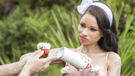 Slender american youthful Raven Bay fucked hard outside